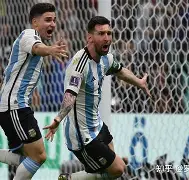 梅西攻破对手球门,巴萨登顶积分榜 梅西攻破对手球门,巴萨登顶积分榜