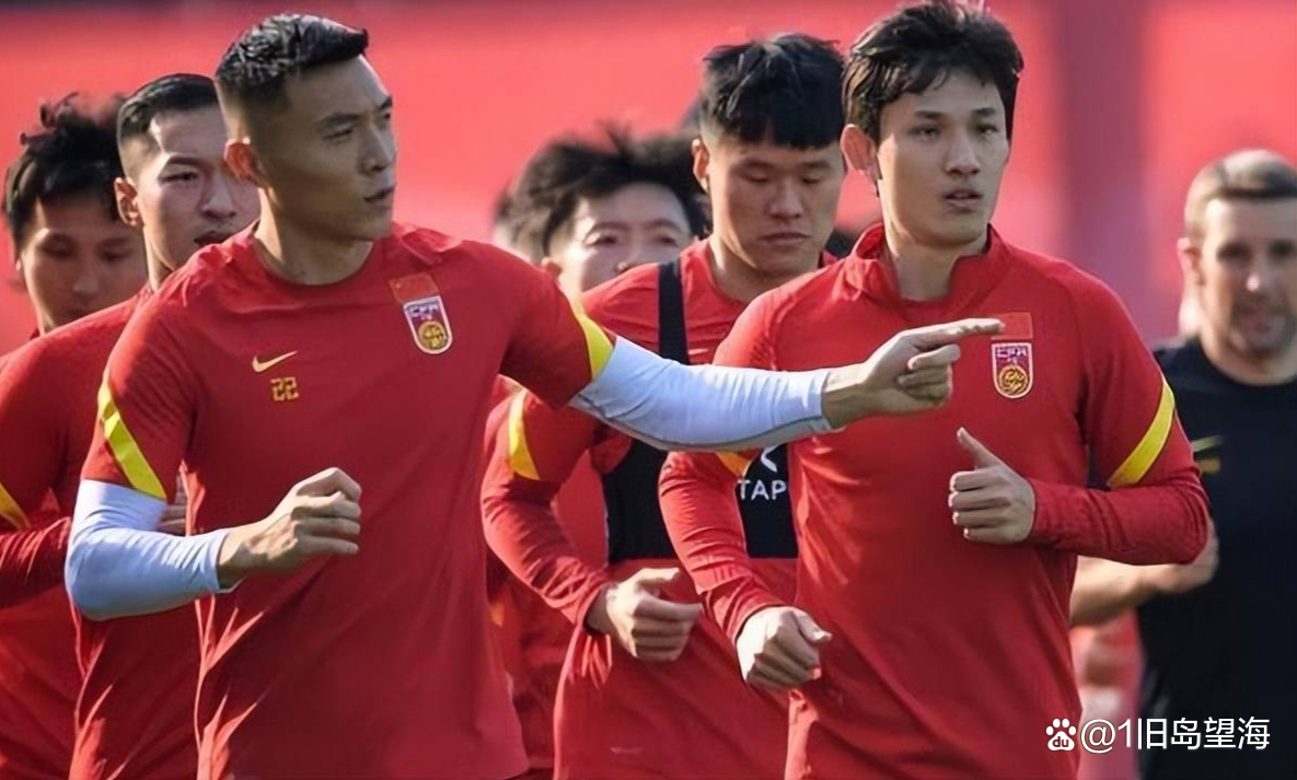 阿贾克斯中场当选队长,积极带领球队进攻