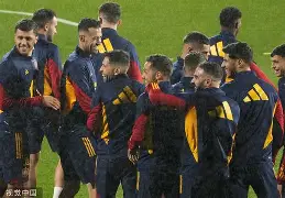 九州娱乐app-意甲球队全队集训备战，团结合作气氛融洽(意甲球队全军覆没)