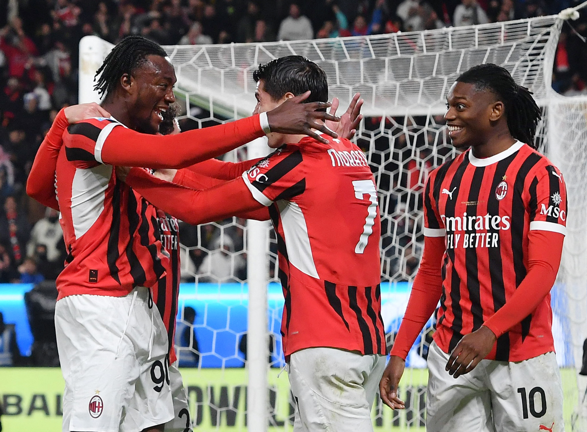 九州娱乐-曼联力克AC米兰，晋级欧国联半决赛(曼联力克ac米兰,晋级欧国联半决赛了吗)