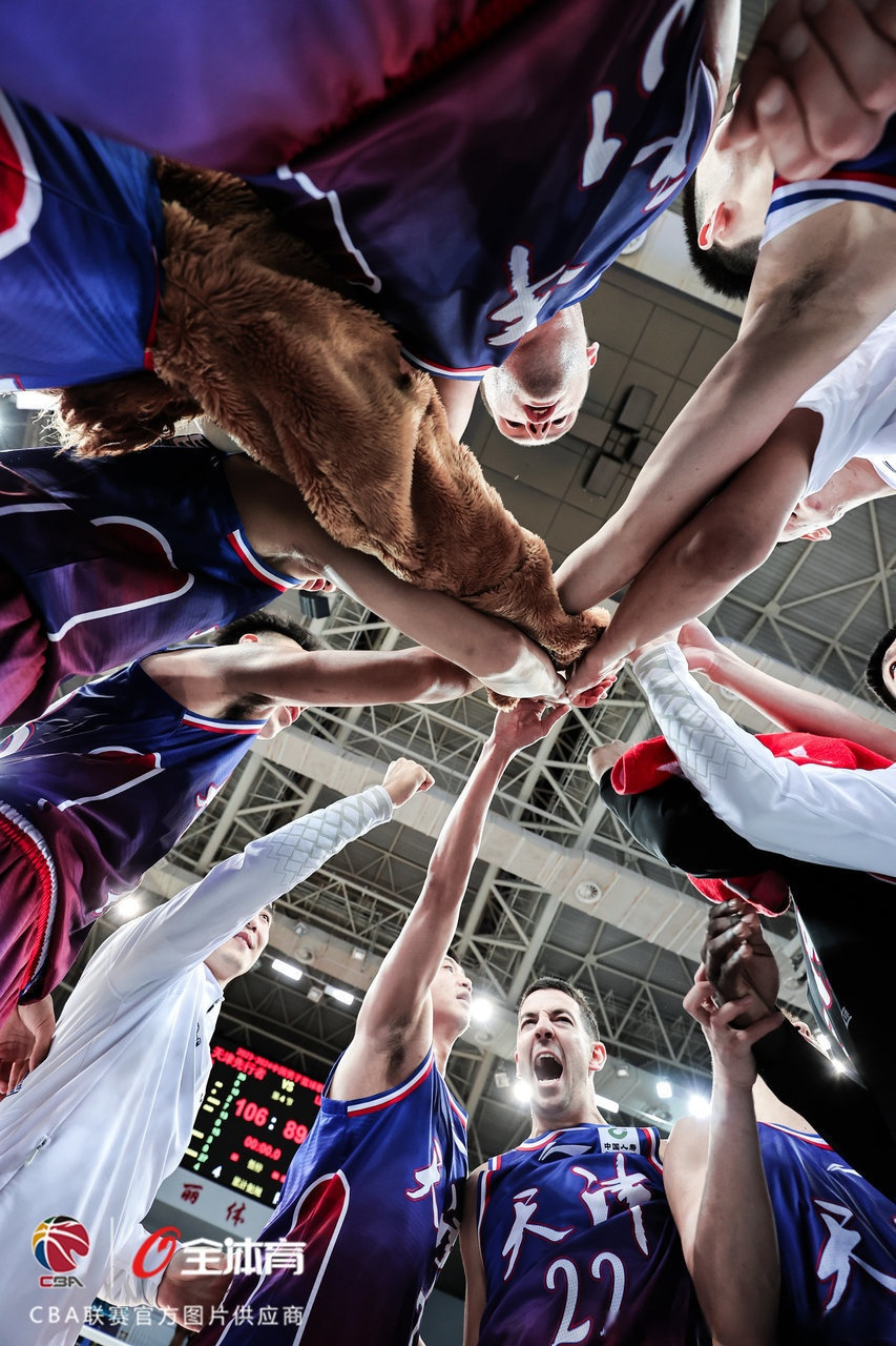 九州娱乐app-极具挑战的篮球联赛聚焦球员实力竞逐